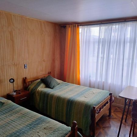 Hostal Y Residencial El Mundial Πουέρτο Νατάλες Εξωτερικό φωτογραφία